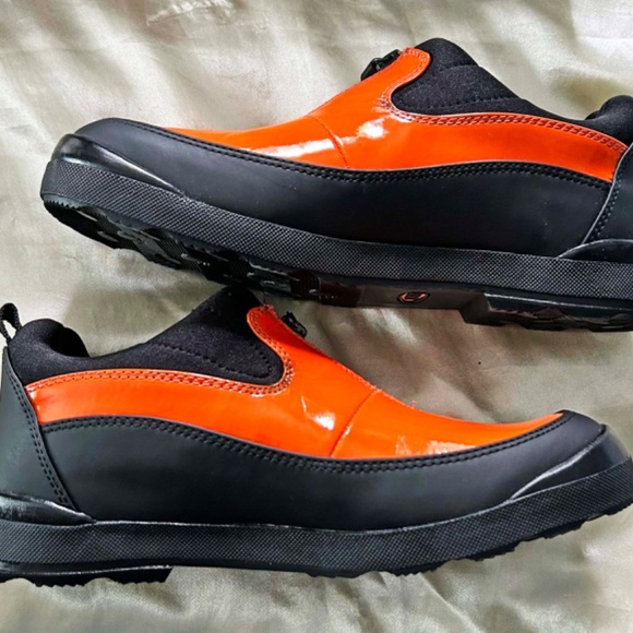 RAIN SHOES, RUBBER, LADIES SZ 8, WATERPROOF, ZIPPERS ON VAMP, ORANGE AND BLACK, - Picture 10 of 13